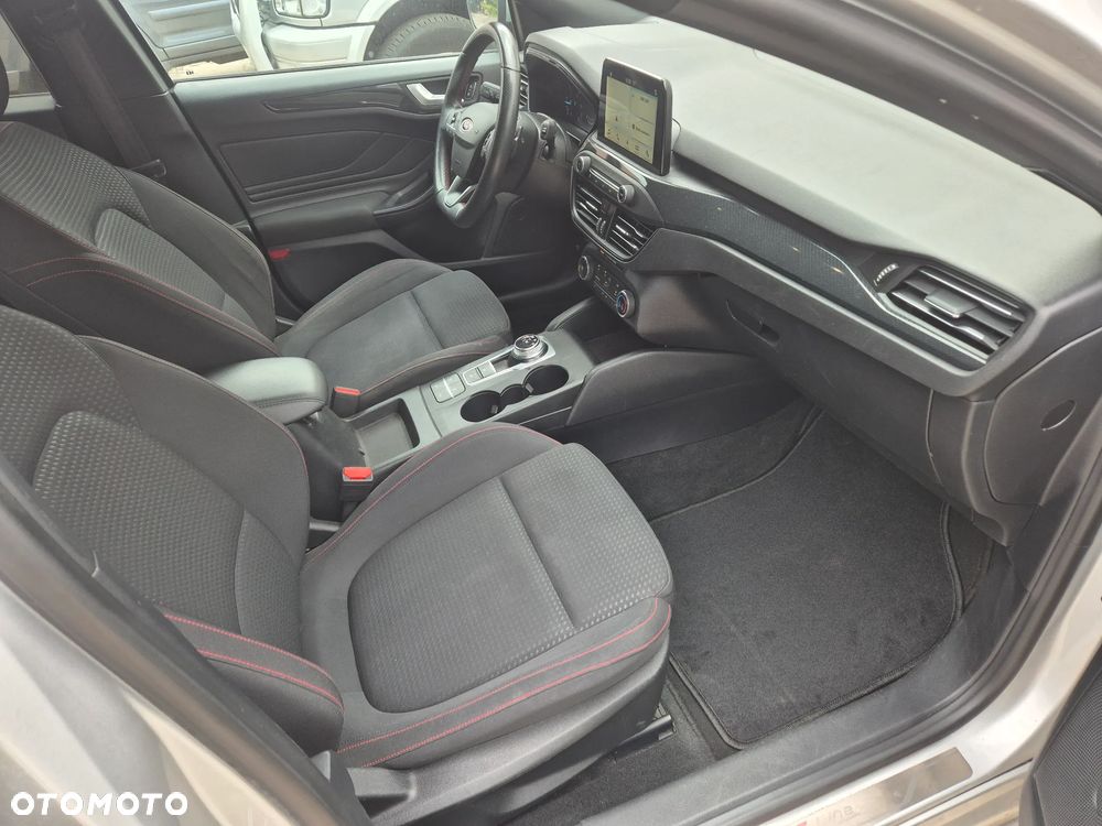 Ford Focus 1.5 EcoBlue Start-Stopp-System ST-LINE DESIGN - 8