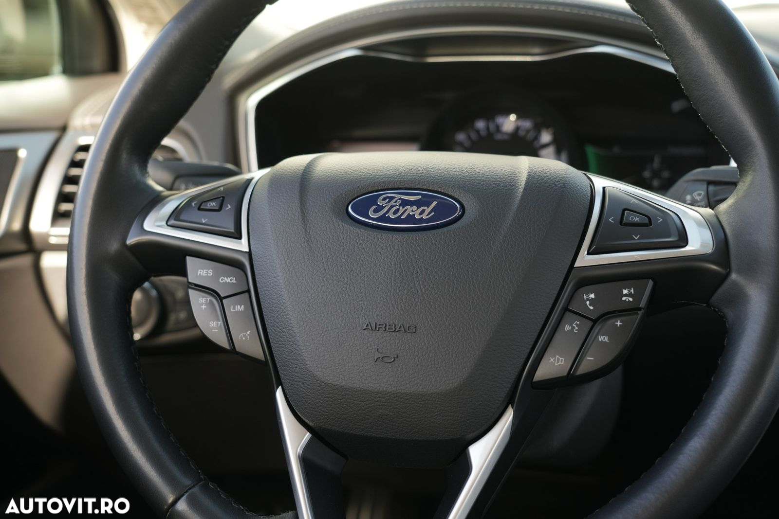 Ford Mondeo 2.0 HEV Vignale - 19