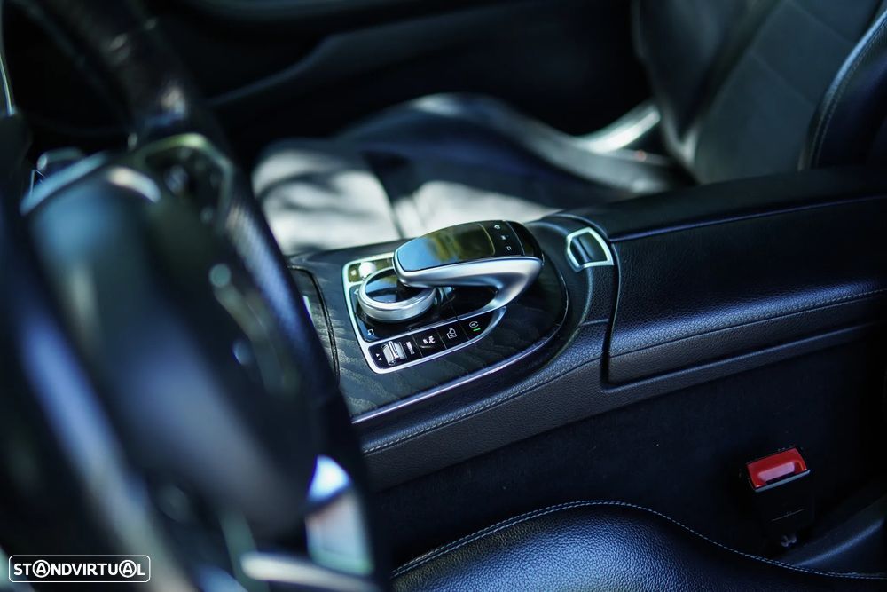 Mercedes-Benz E 220 d AMG Line - 45