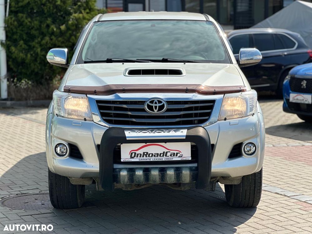 Toyota Hilux - 12