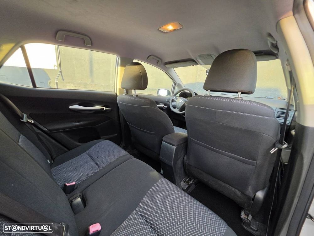 Toyota Auris 1.4 D-4D Comfort MM+Navi - 16