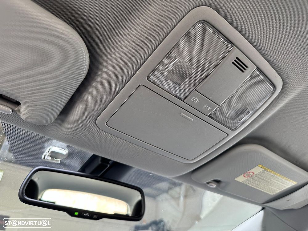 Toyota Avensis SW 2.0 D-4D Exclusive +Pele+GPS - 34