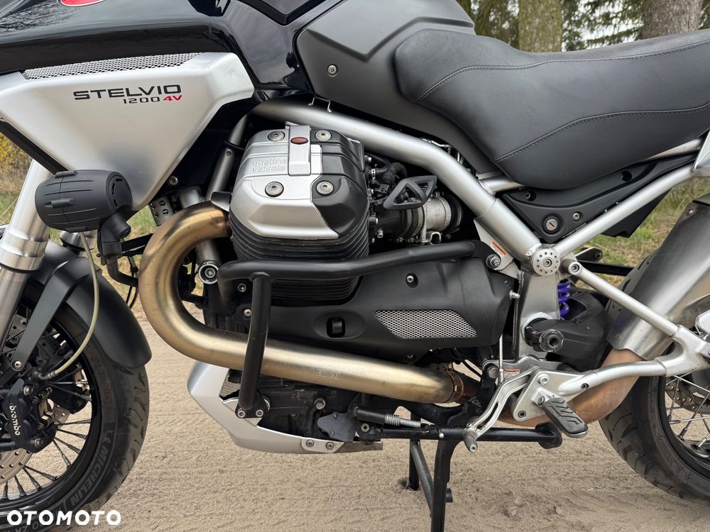 Moto Guzzi Stelvio - 8