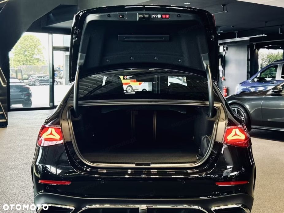 Mercedes-Benz Klasa E 220 d mHEV 4-Matic AMG 9G-Tronic - 8