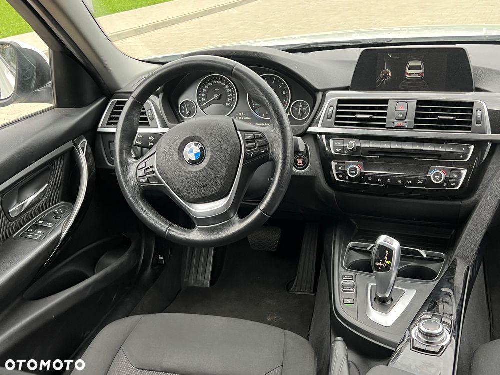BMW Seria 3 318i - 6