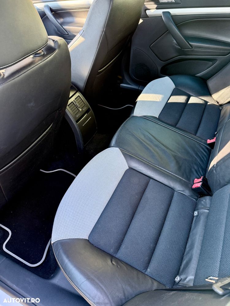 Skoda Octavia Combi 2.0 TDI CR DPF DSG RS - 8