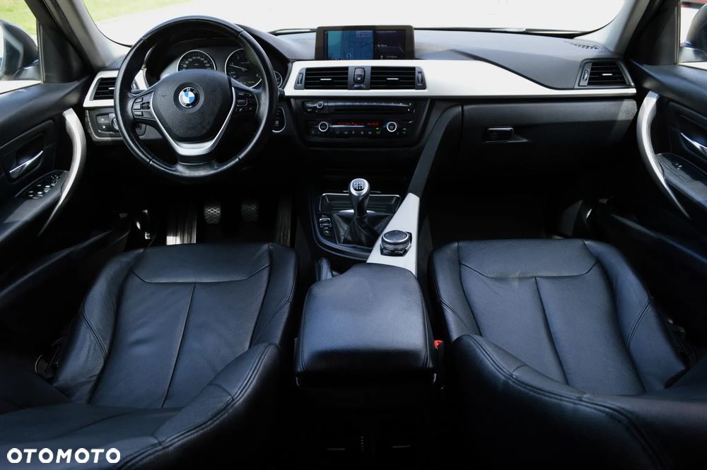 BMW Seria 3 318d Sport Line - 8