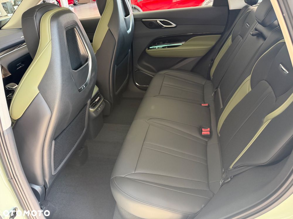 Hongqi HS3 1.5T FWD - 16