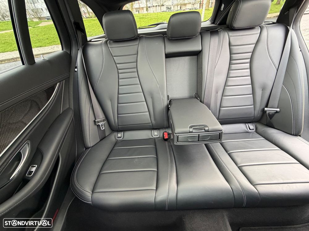 Mercedes-Benz E 220 d 9G-TRONIC AMG Line - 12