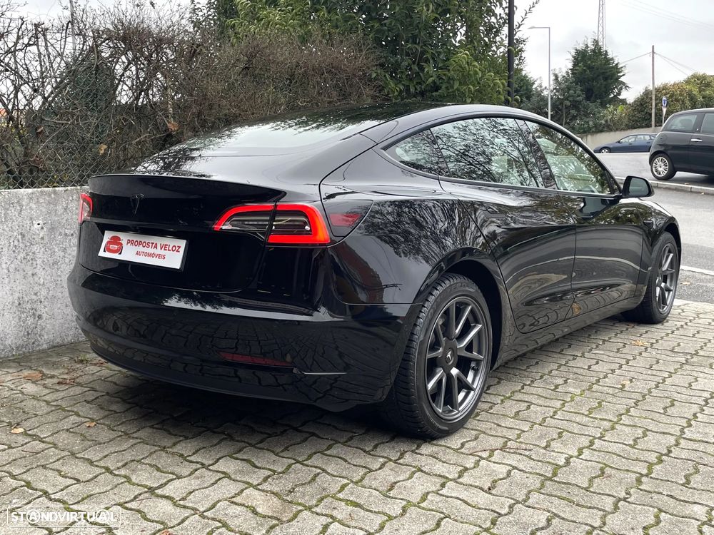 Tesla Model 3 Standard Range Plus RWD - 3
