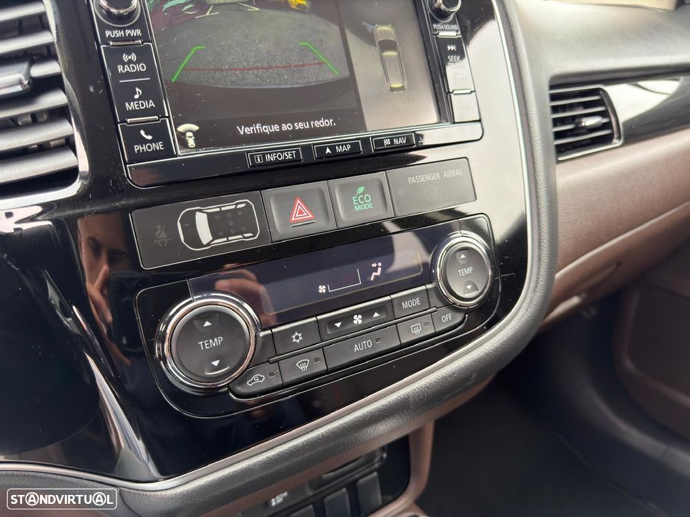 Mitsubishi Outlander 2.0 Instyle Navi - 31