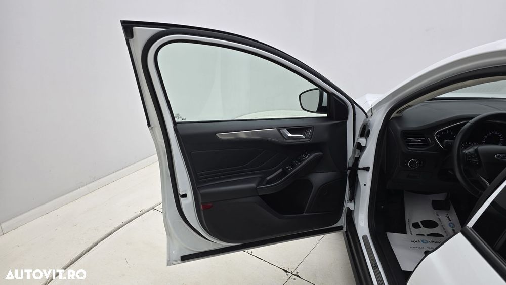 Ford Focus 1.0 EcoBoost Titanium - 10