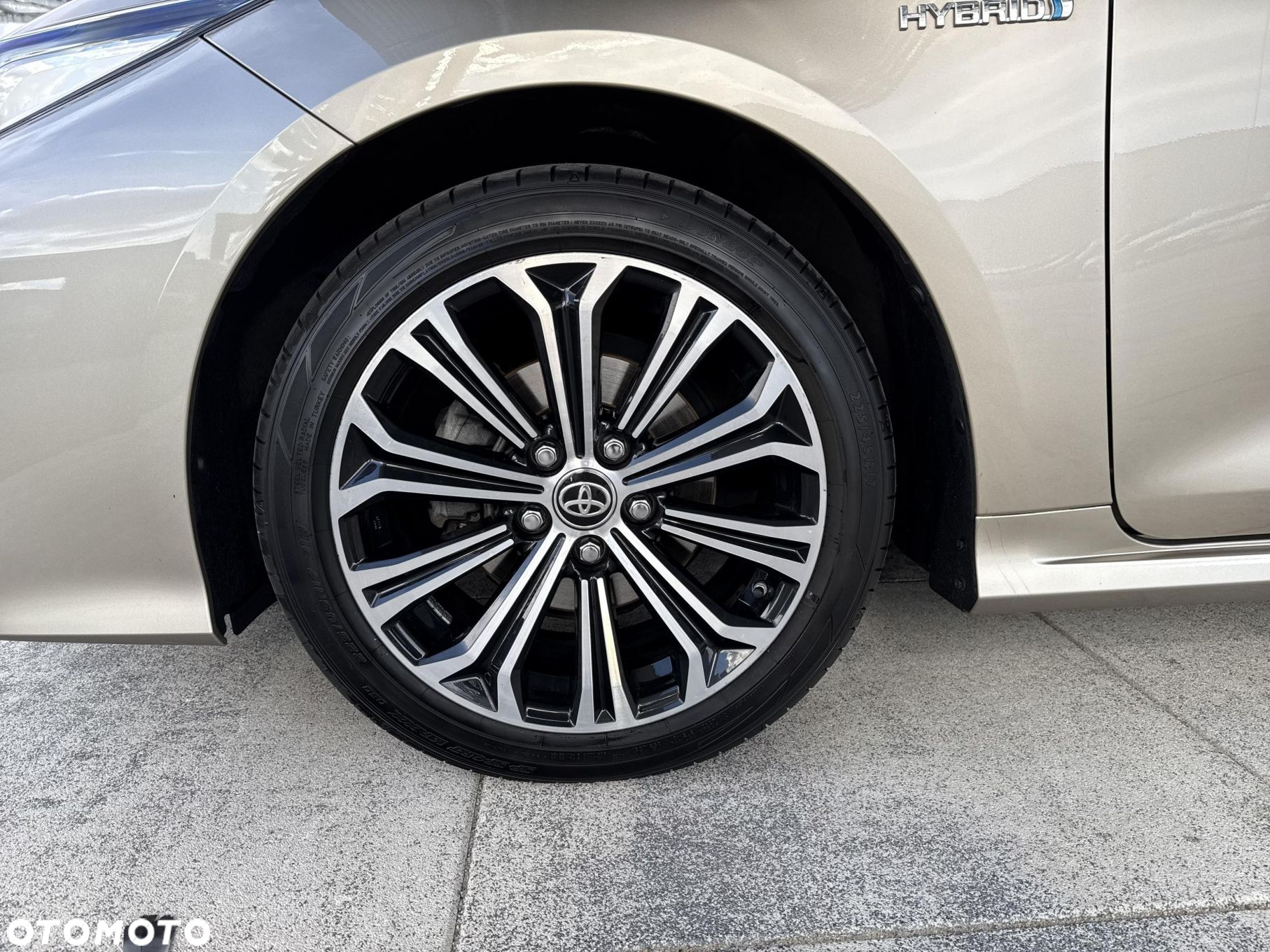 Toyota Corolla 1.8 Hybrid Comfort - 19