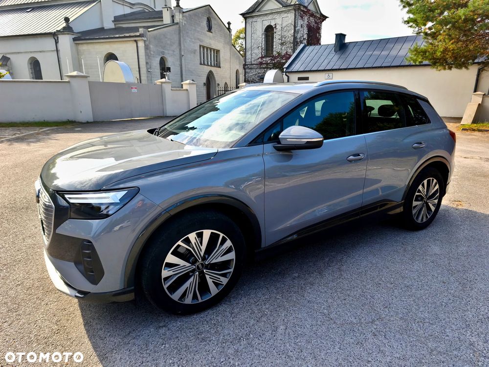 Audi Q4 e-tron - 4
