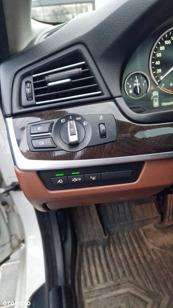 BMW Seria 5 525d xDrive Luxury Line - 16