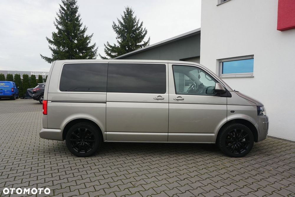 Volkswagen Multivan - 32