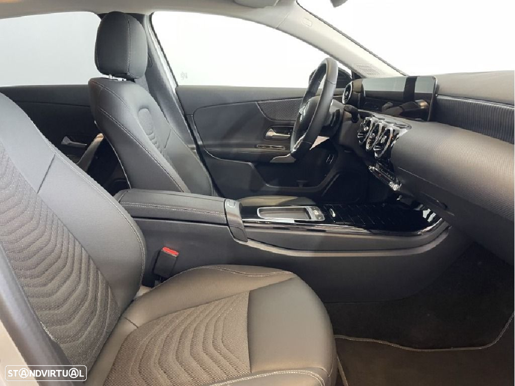 Mercedes-Benz A 250 e - 15