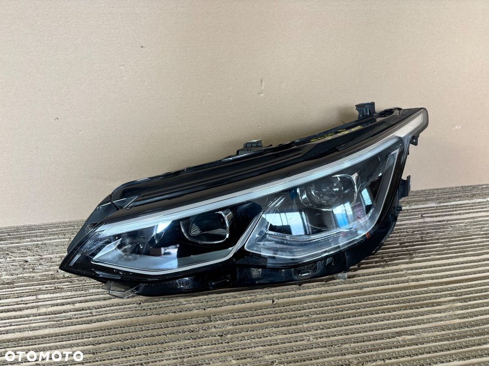 VW GOLF VIII 8  5H1941035J lampa lewa full led - 5
