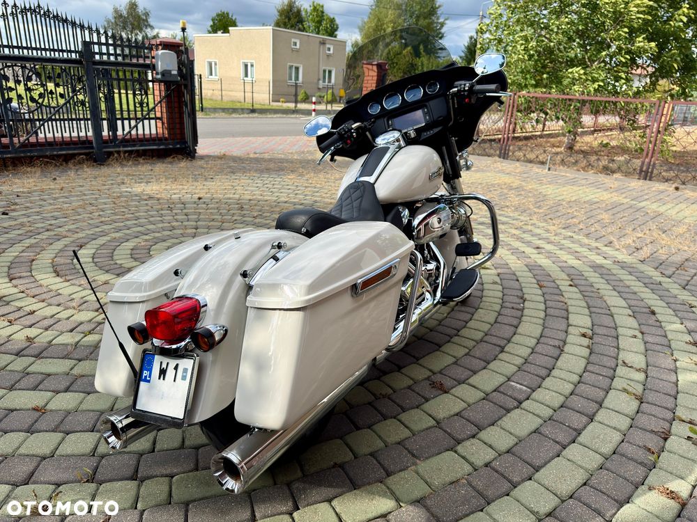 Harley-Davidson FLH Electra Glide - 17
