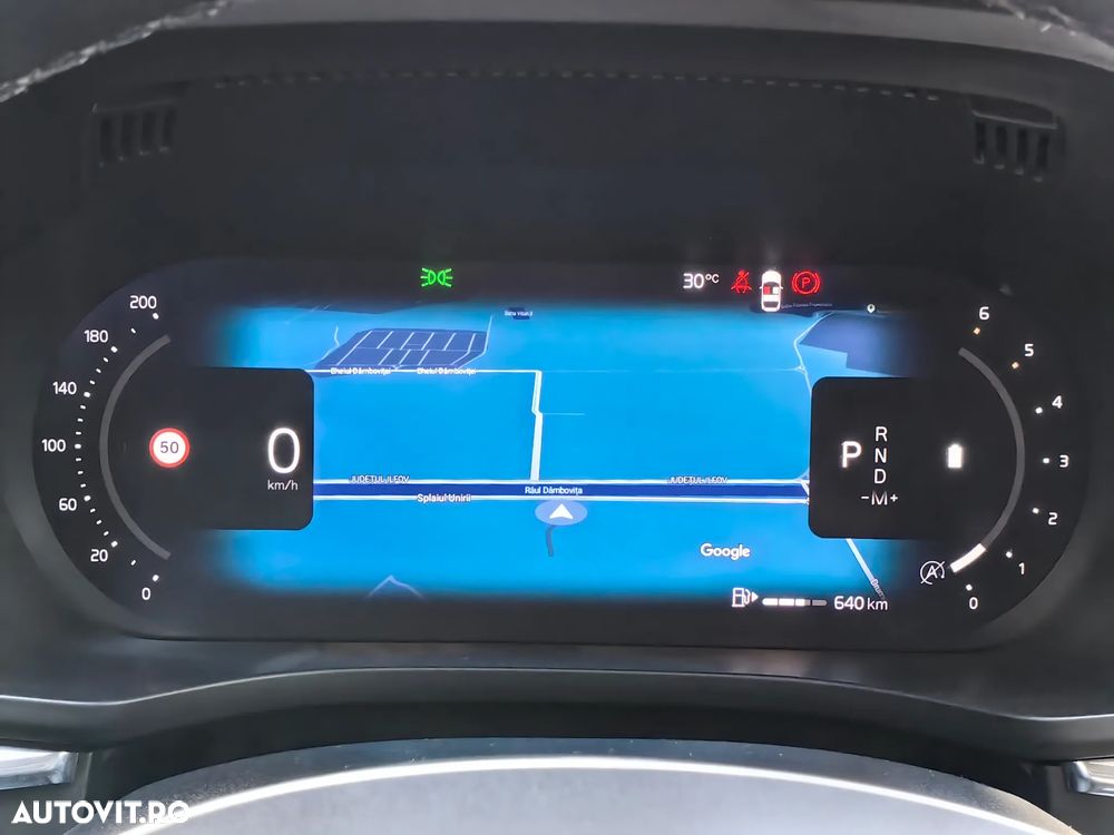 Volvo XC 60 B4 MHEV AT8 AWD Momentum Pro - 24