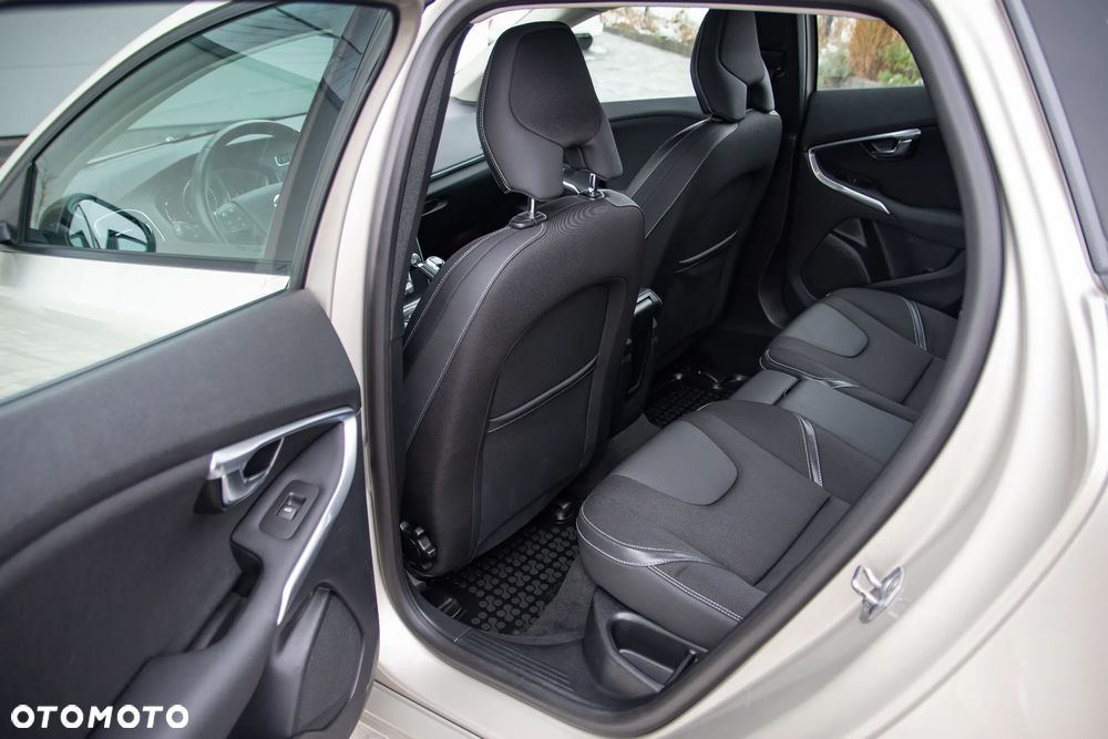 Volvo V40 D2 Kinetic - 25