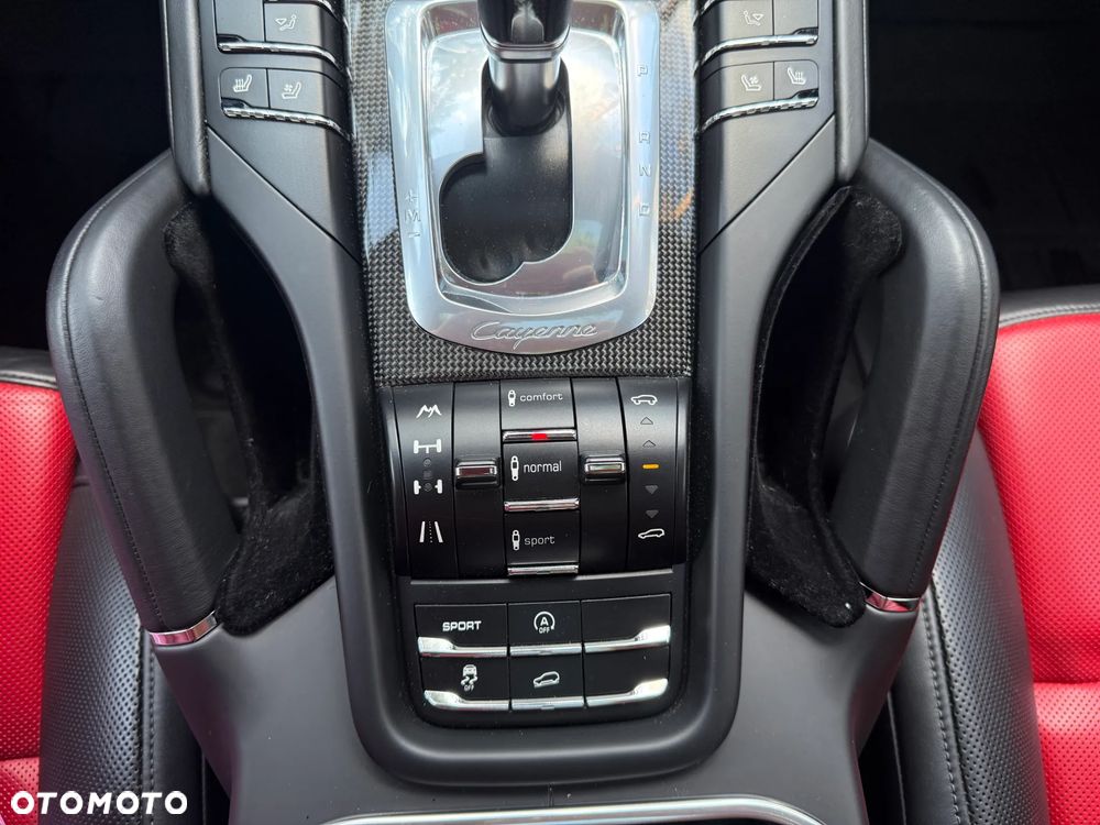 Porsche Cayenne - 25