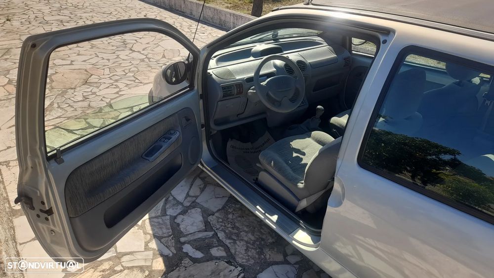 Renault Twingo 1.2 16V Privilége - 12
