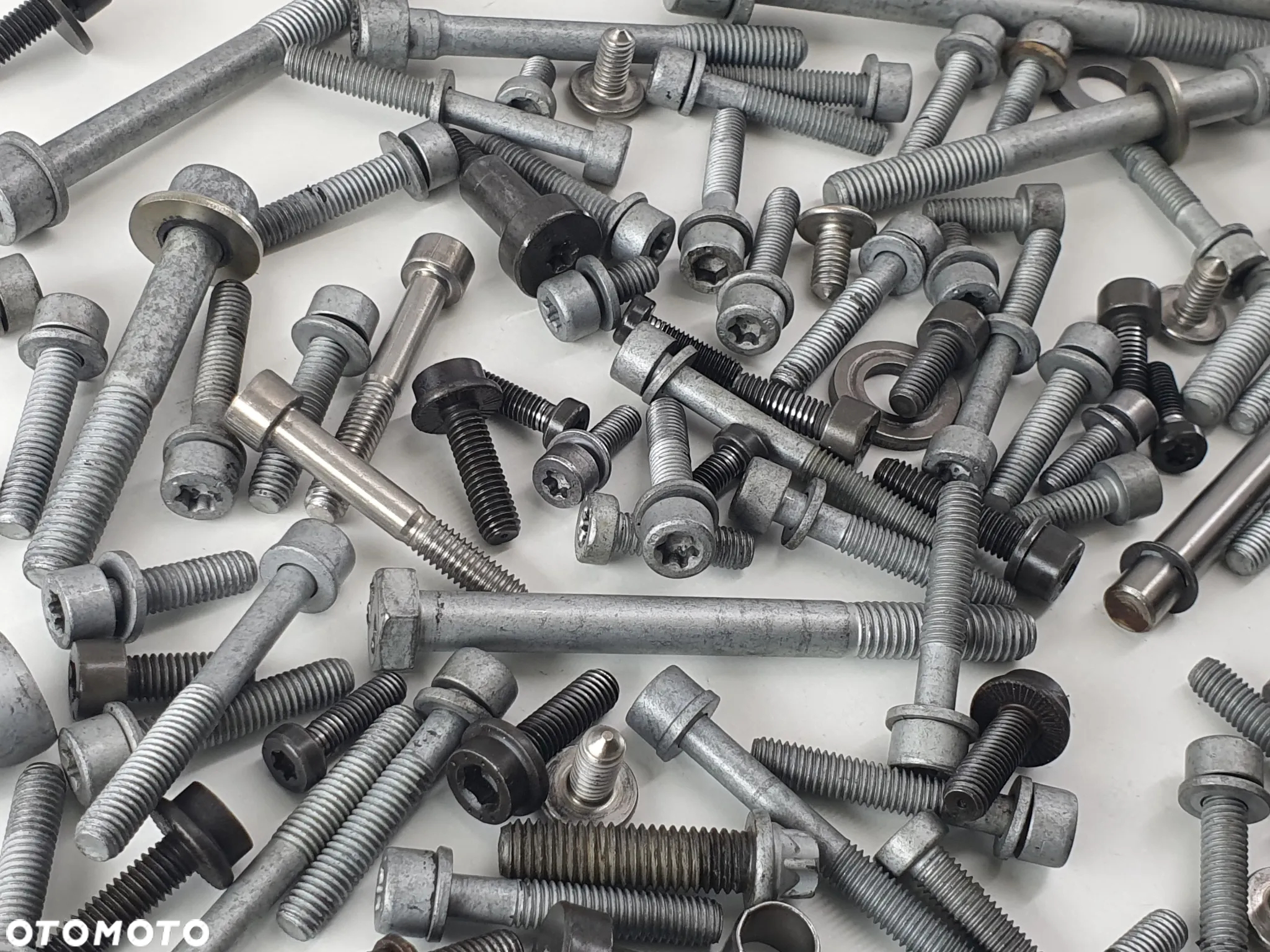 SRUBY SILNIKA SRUBA BMW 1200 R NINE T K21 K23 K25 NINET BMW GS K25 - 9