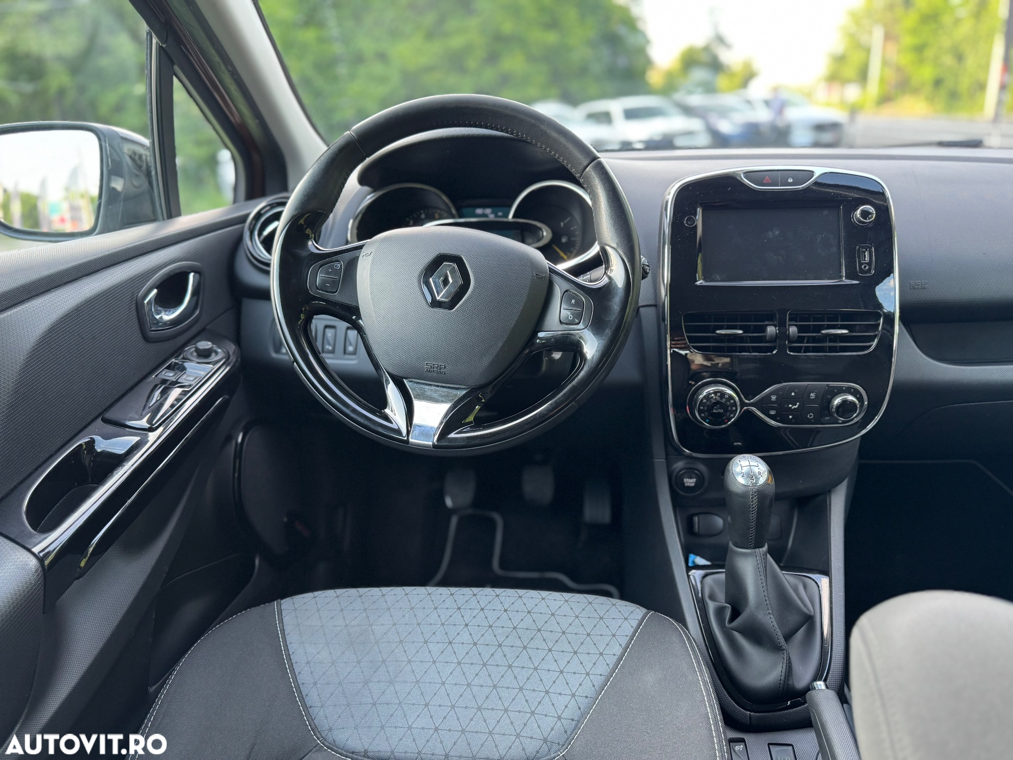 Renault Clio dCi 90 Start & Stop COLLECTION - 8
