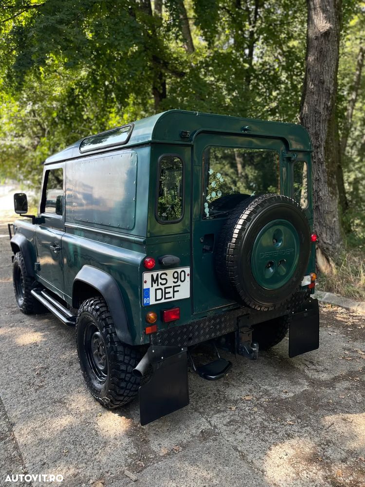 Land Rover Defender 90 County SW - 4