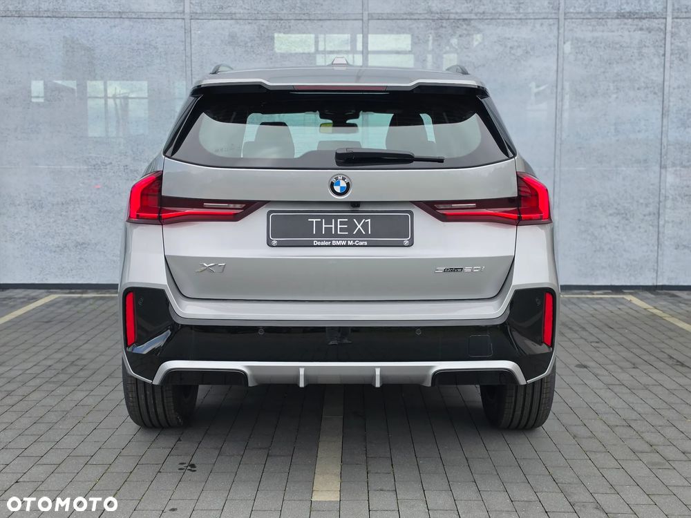 BMW X1 sDrive20i mHEV - 6