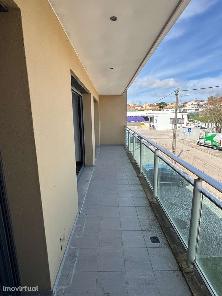 T4 com varanda, garagem e acessibilidade, 195m² - Grande imagem: 2/42