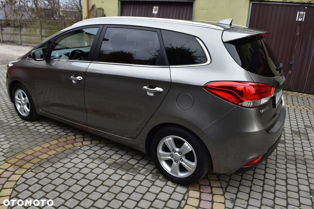 Kia Carens - 13
