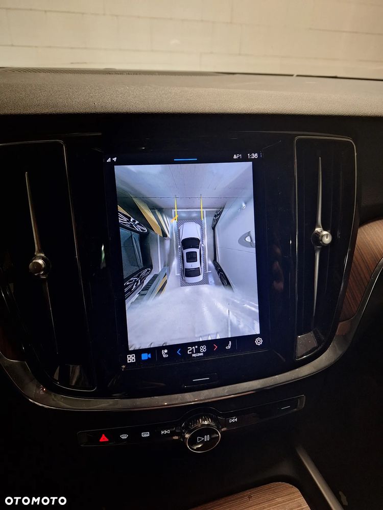 Volvo S60 B5 B AWD Plus Dark - 28