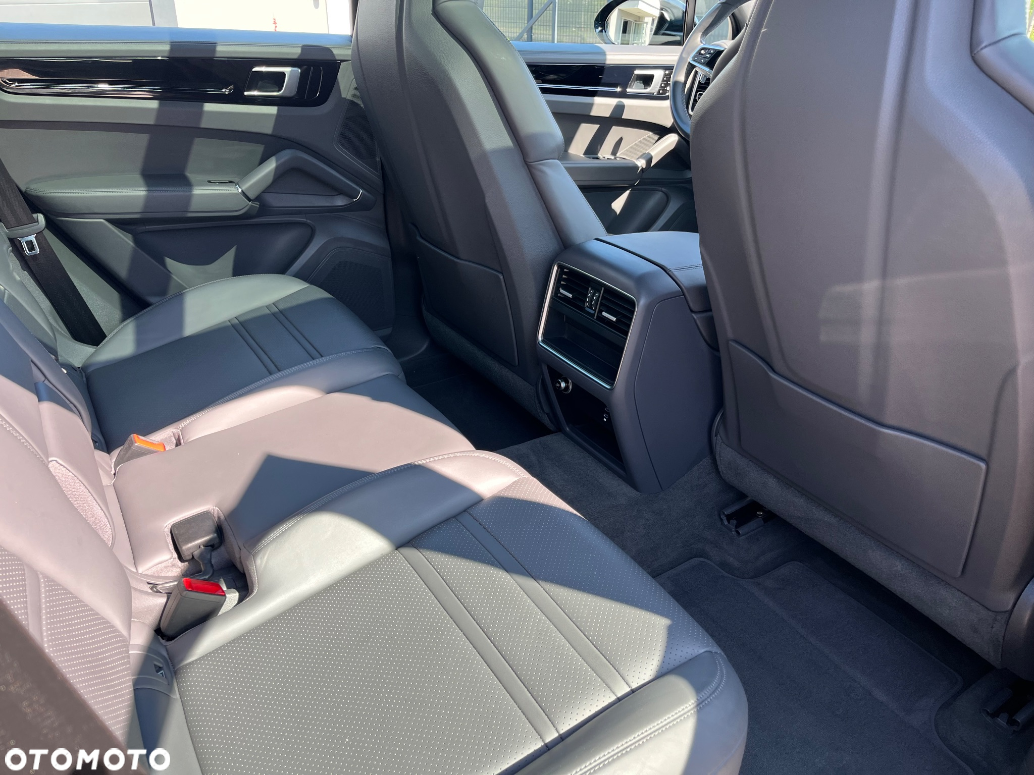 Porsche Cayenne Platinum Edition - 19