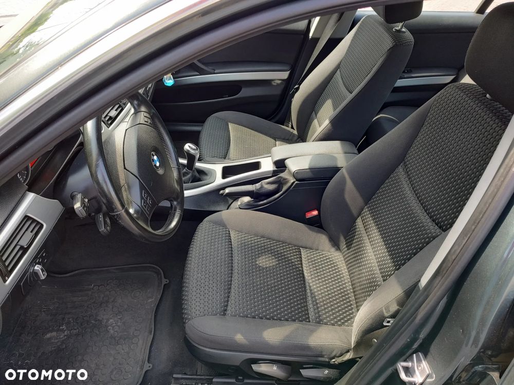 BMW Seria 3 318d - 13