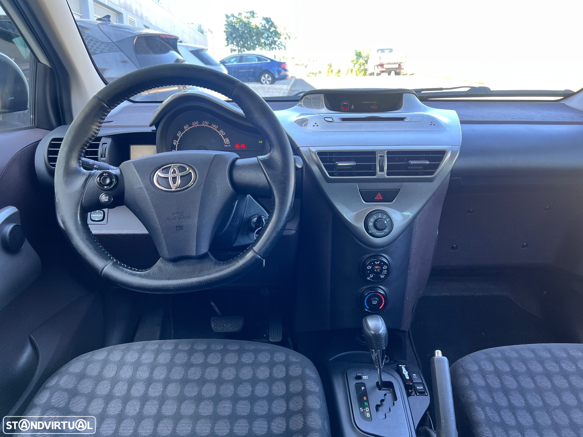 Toyota iQ 1.33 VVT-i 2 MultiDrive - 13
