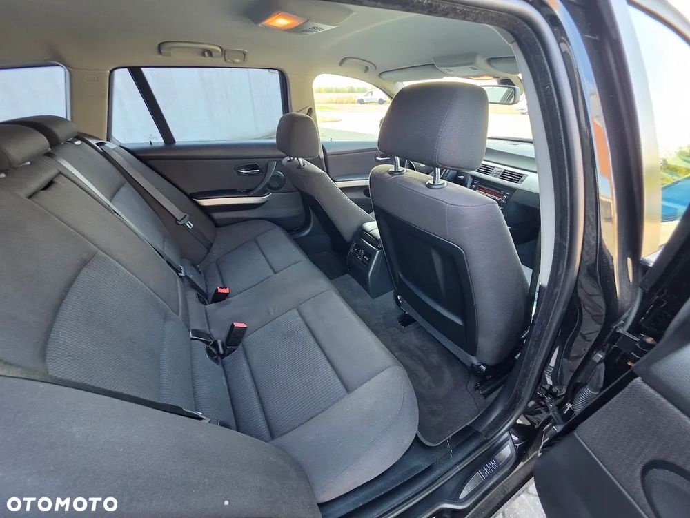 BMW Seria 3 318i Edition Sport - 7