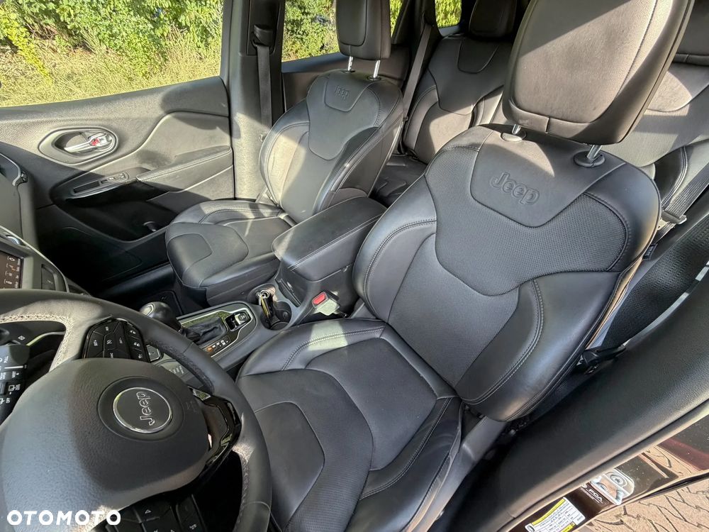 Jeep Cherokee - 30