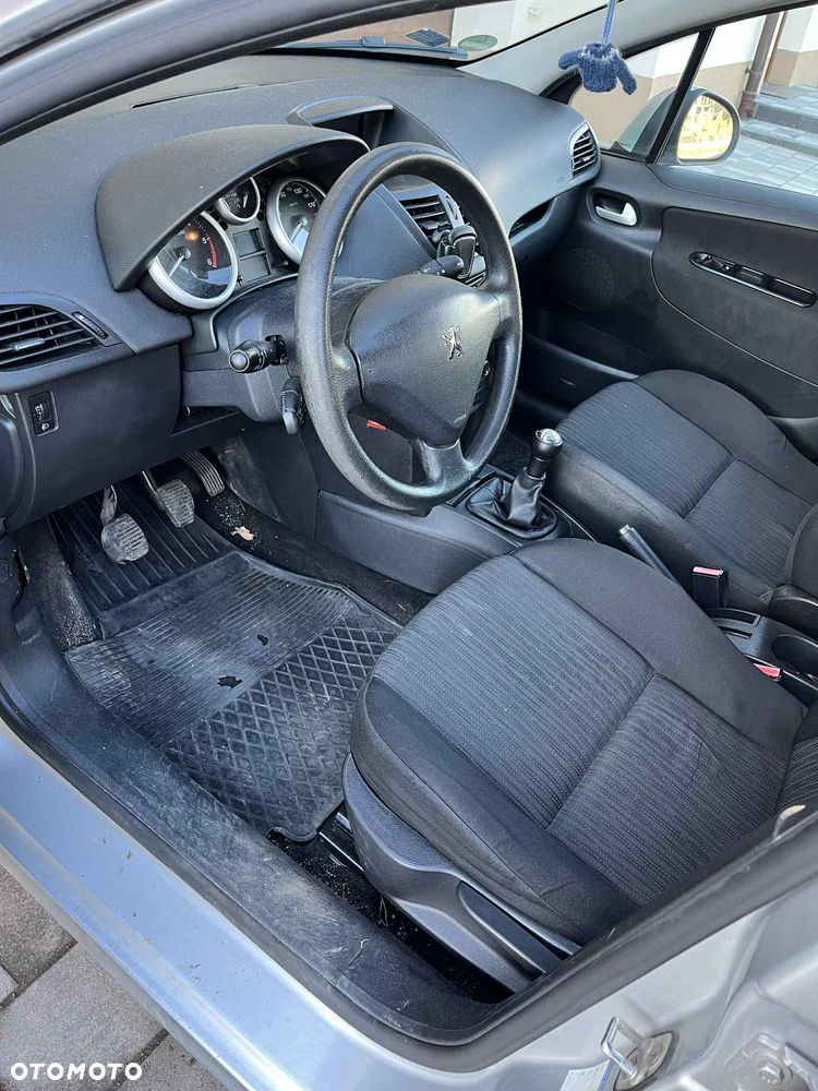 Peugeot 207 - 7