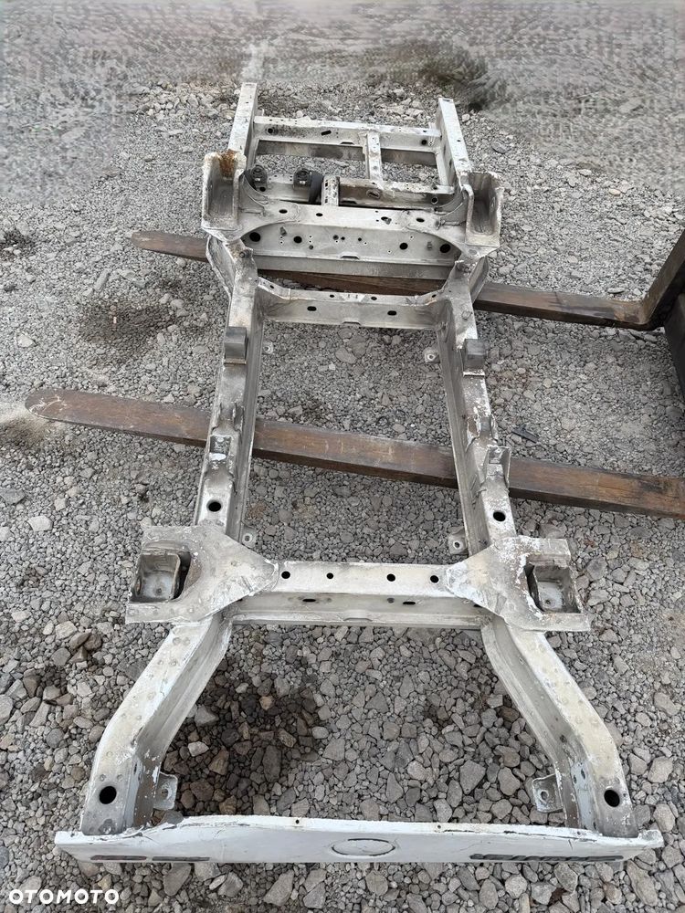 Rama Mercedes Sprinter W906 bliźniak Itallia - 3