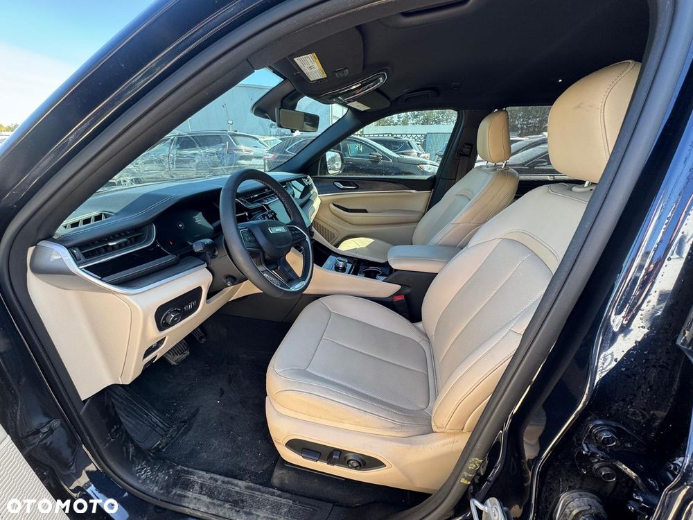 Jeep Grand Cherokee - 10
