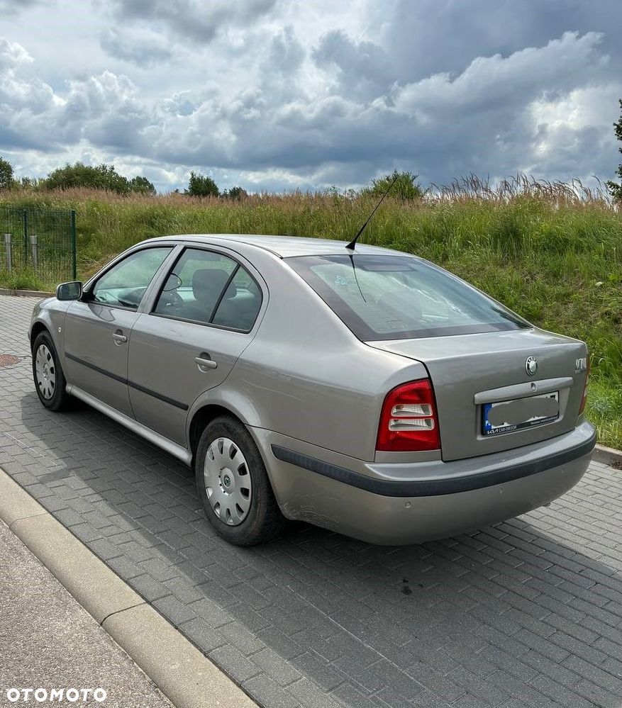 Skoda Octavia 1.6 Tour - 3