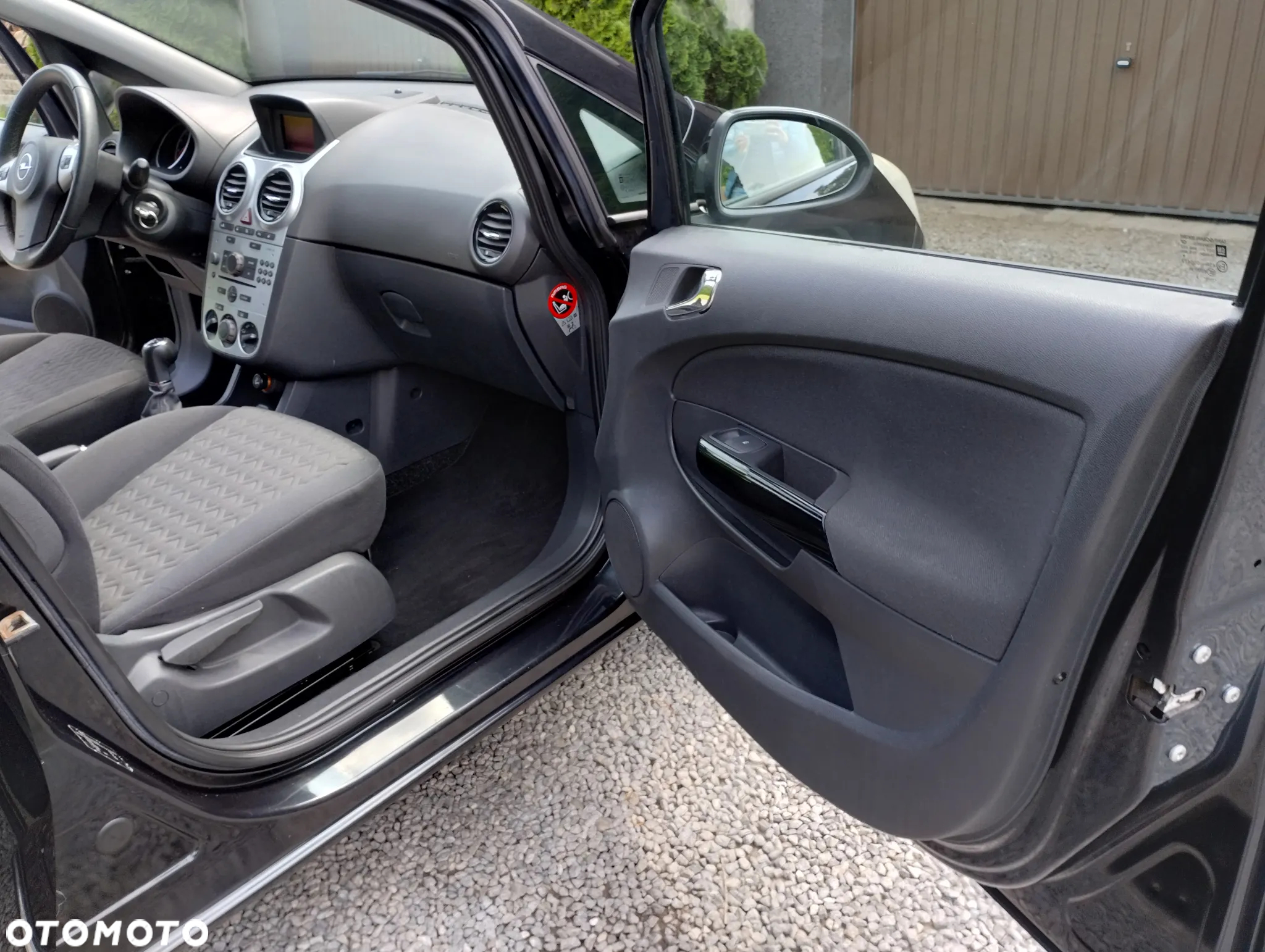 Opel Corsa 1.4 16V Active - 34