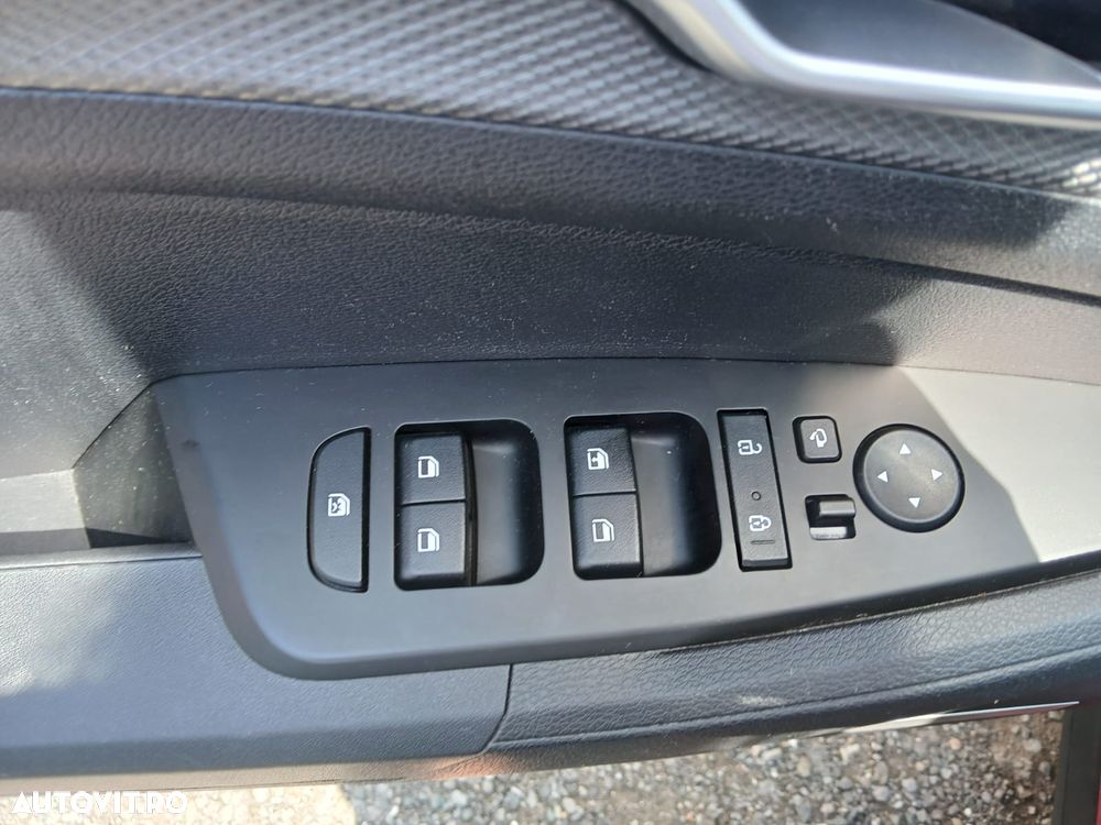 Kia Sportage 1.6 T-GDI HEV 6AT 4x2 Style - 10