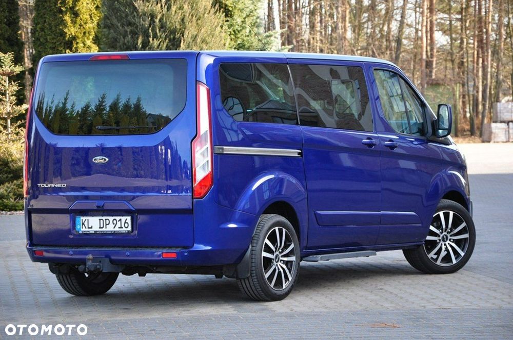 Ford Tourneo Custom - 14