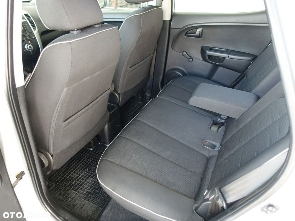 Kia Venga - 14