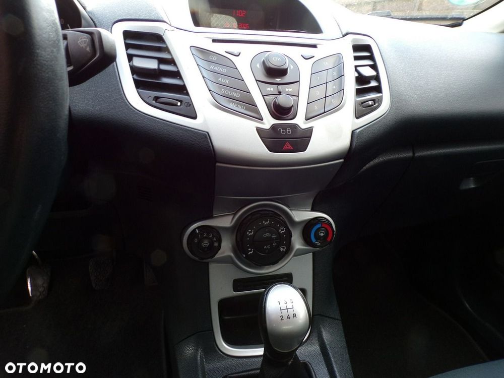 Ford Fiesta - 28