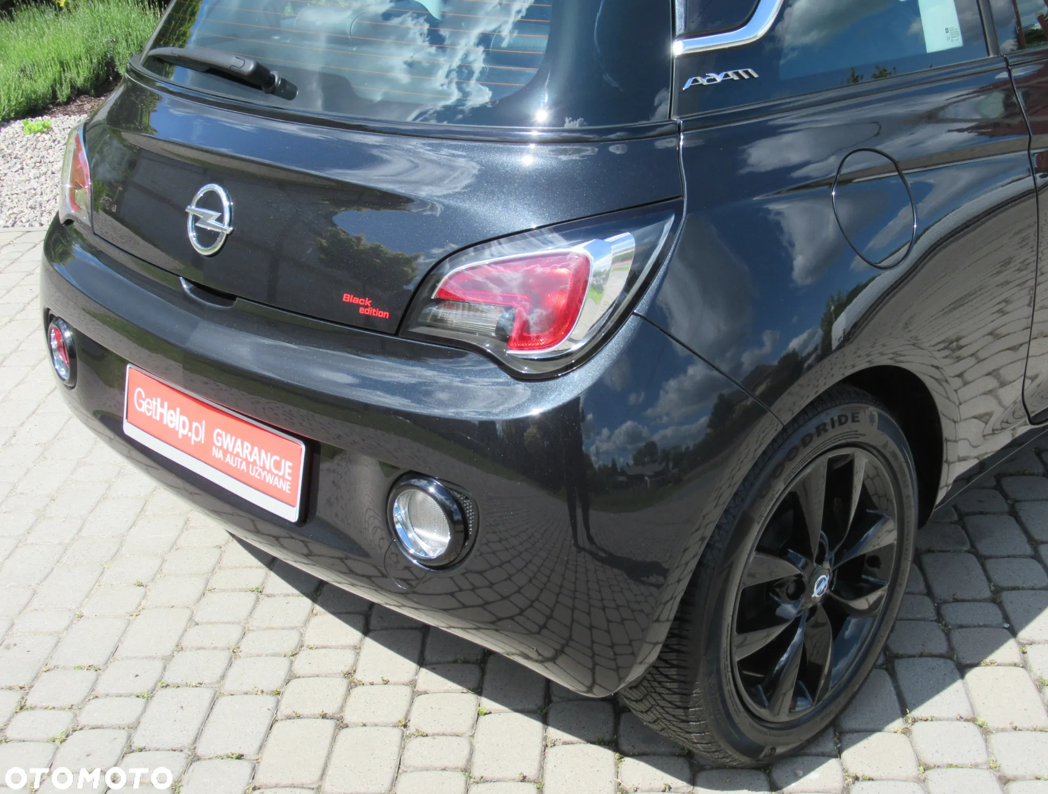 Opel Adam 1.2 Black Jack S&S - 24