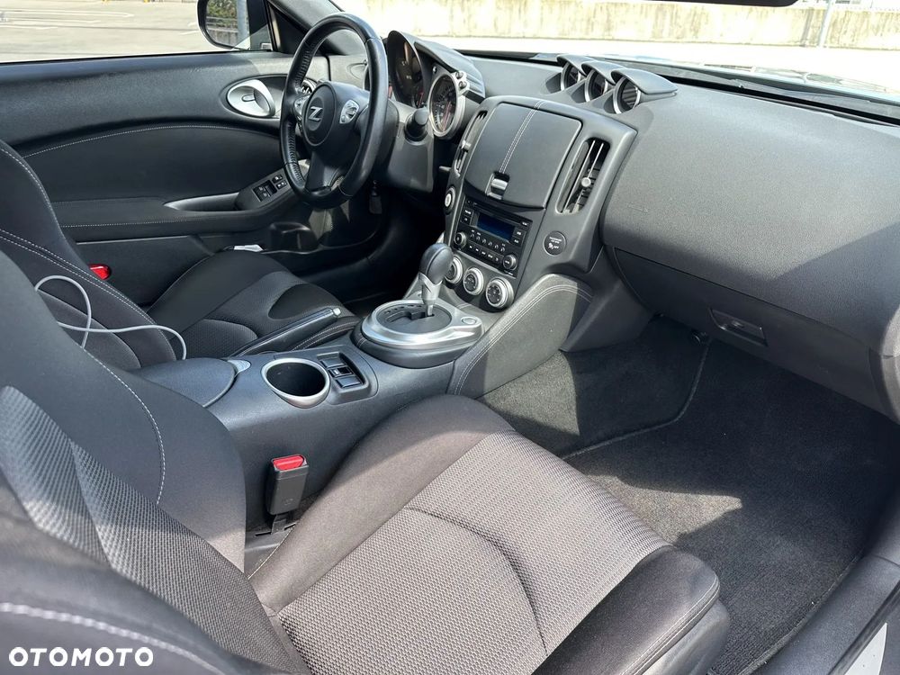 Nissan 370 Z Black Edition - 16